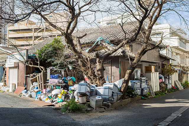 事例①：戸建て（空き家）の売却｜築50年の実家がゴミ屋敷に…